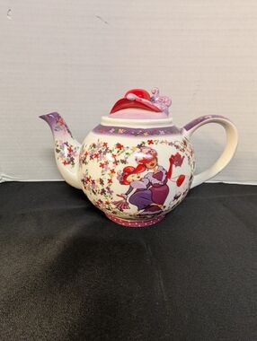 New Cardew design 2004 red hat society tea time tea pot collectible